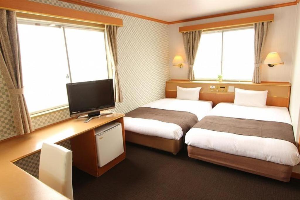 Hotel Livemax Budget Naha Tomarikou Esterno foto