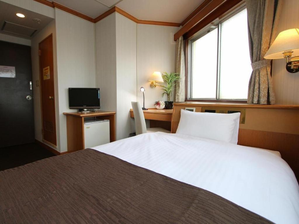 Hotel Livemax Budget Naha Tomarikou Esterno foto