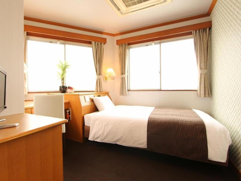 Hotel Livemax Budget Naha Tomarikou Esterno foto