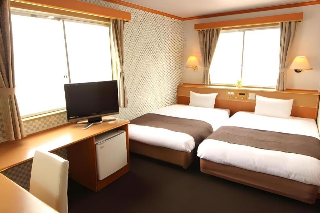 Hotel Livemax Budget Naha Tomarikou Esterno foto