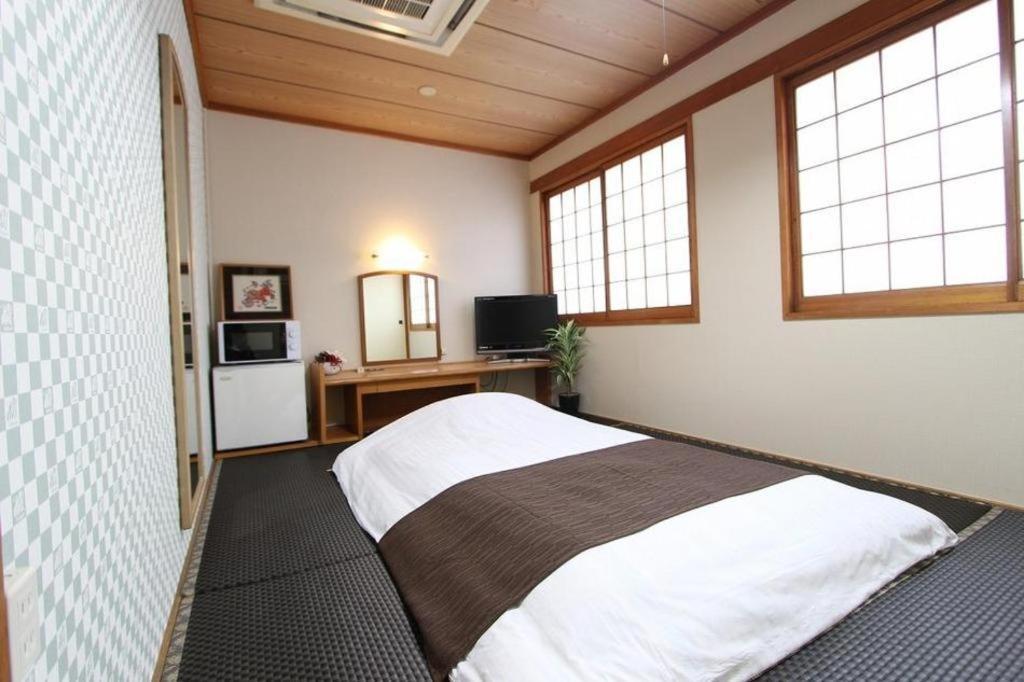 Hotel Livemax Budget Naha Tomarikou Esterno foto