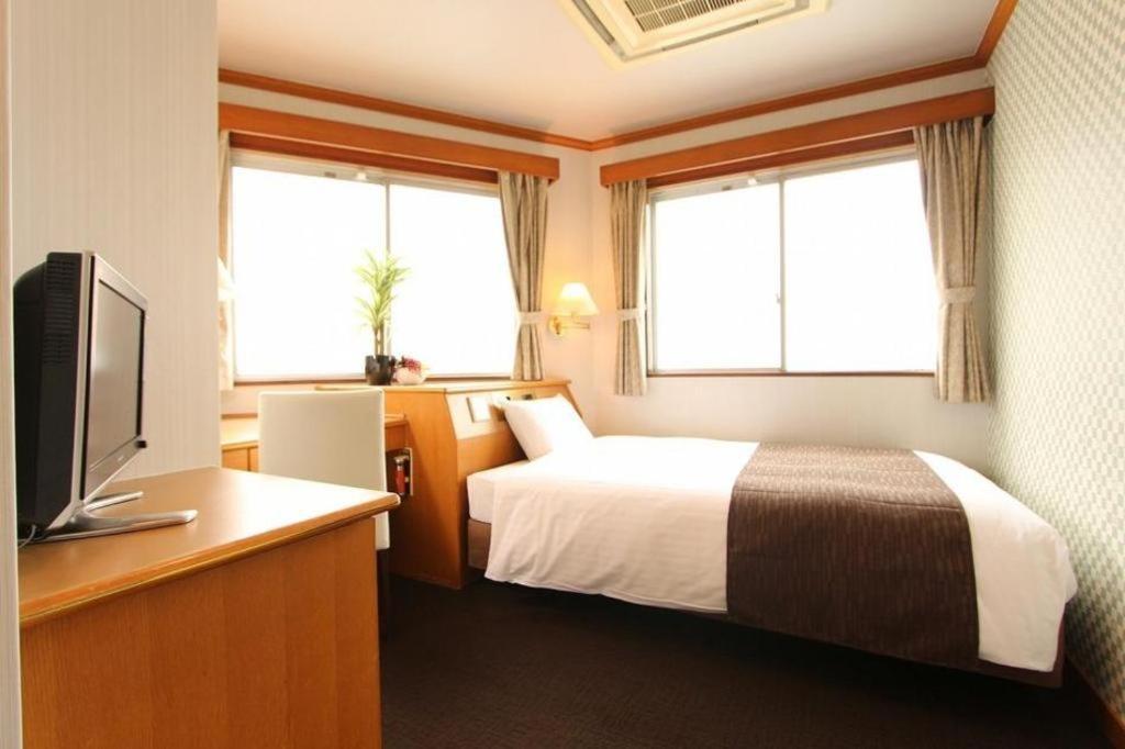 Hotel Livemax Budget Naha Tomarikou Esterno foto