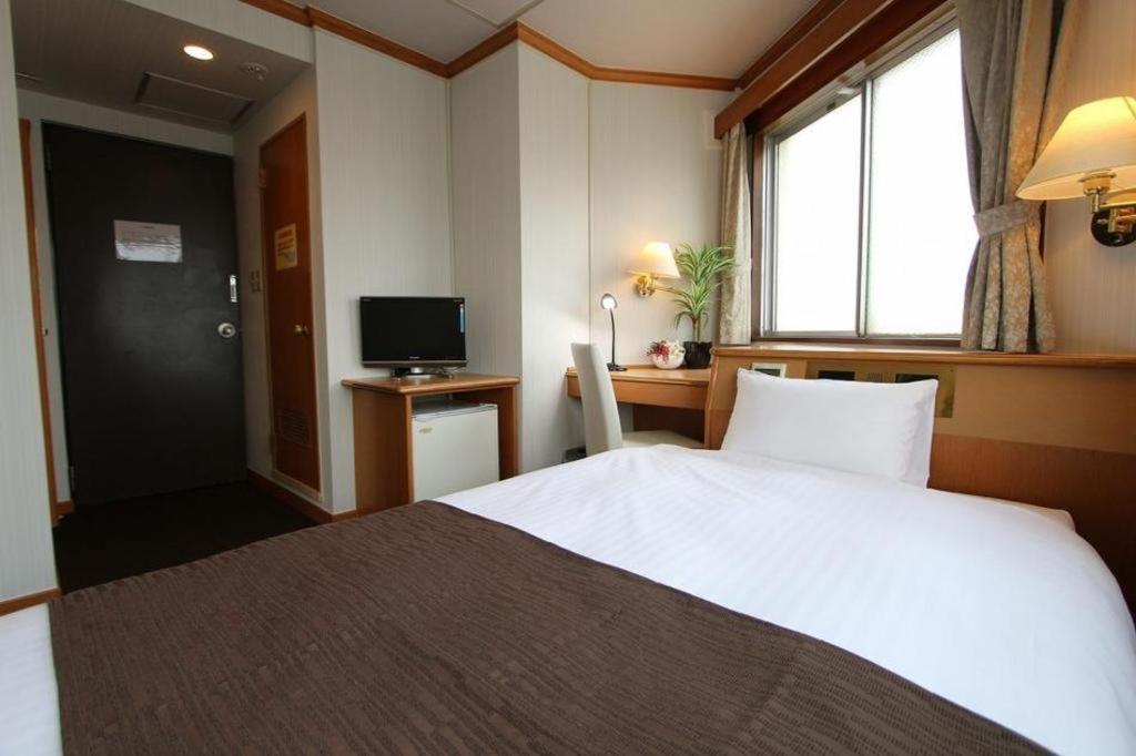 Hotel Livemax Budget Naha Tomarikou Esterno foto